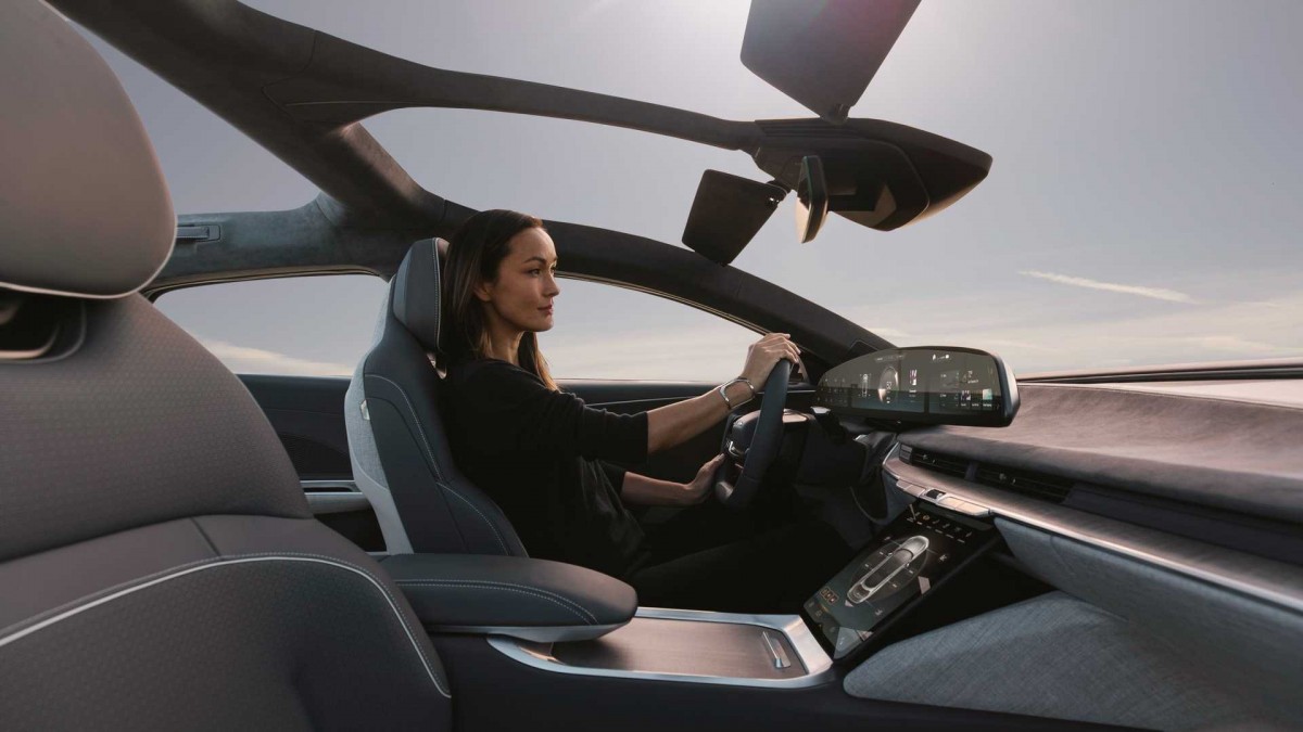 Lucid Air isn't vaporware after all, deliveries finally start