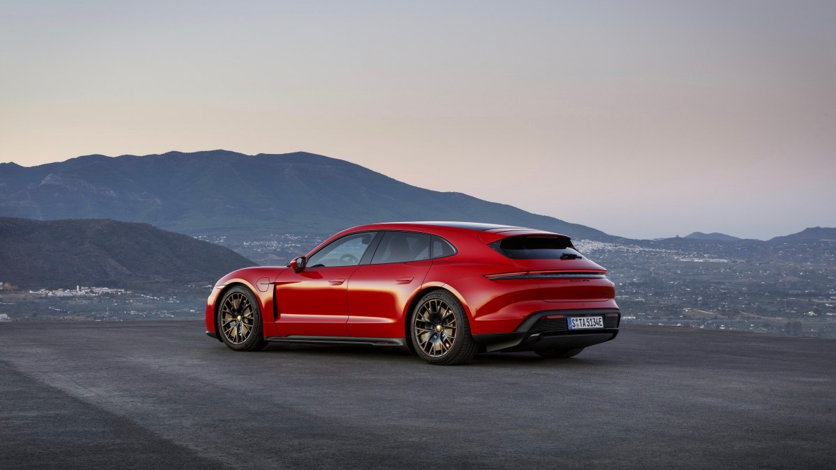 Porsche unveils Taycan GTS and Taycan GTS Sport Turismo with 504km range