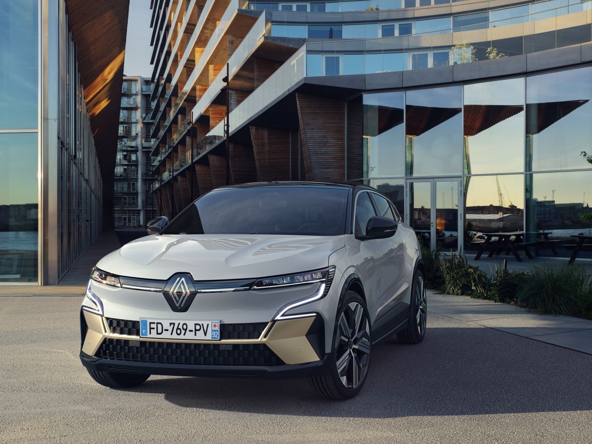 Renault Megane E-Tech Electric is official with ultra-thin battery