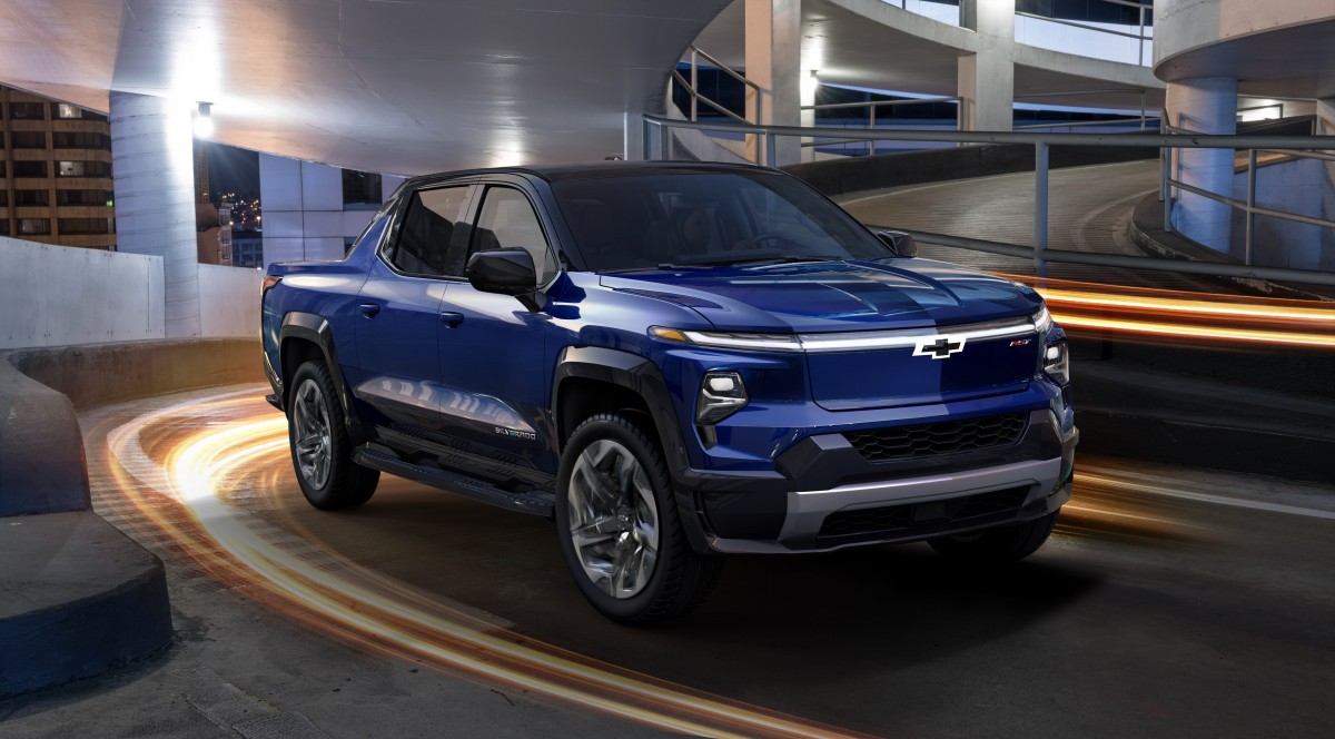 GM unveils the Chevrolet Silverado EV truck with 400-mile range