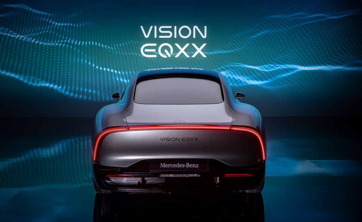 Mercedes Vision EQXX concept crosses the 1,000 km threshold too