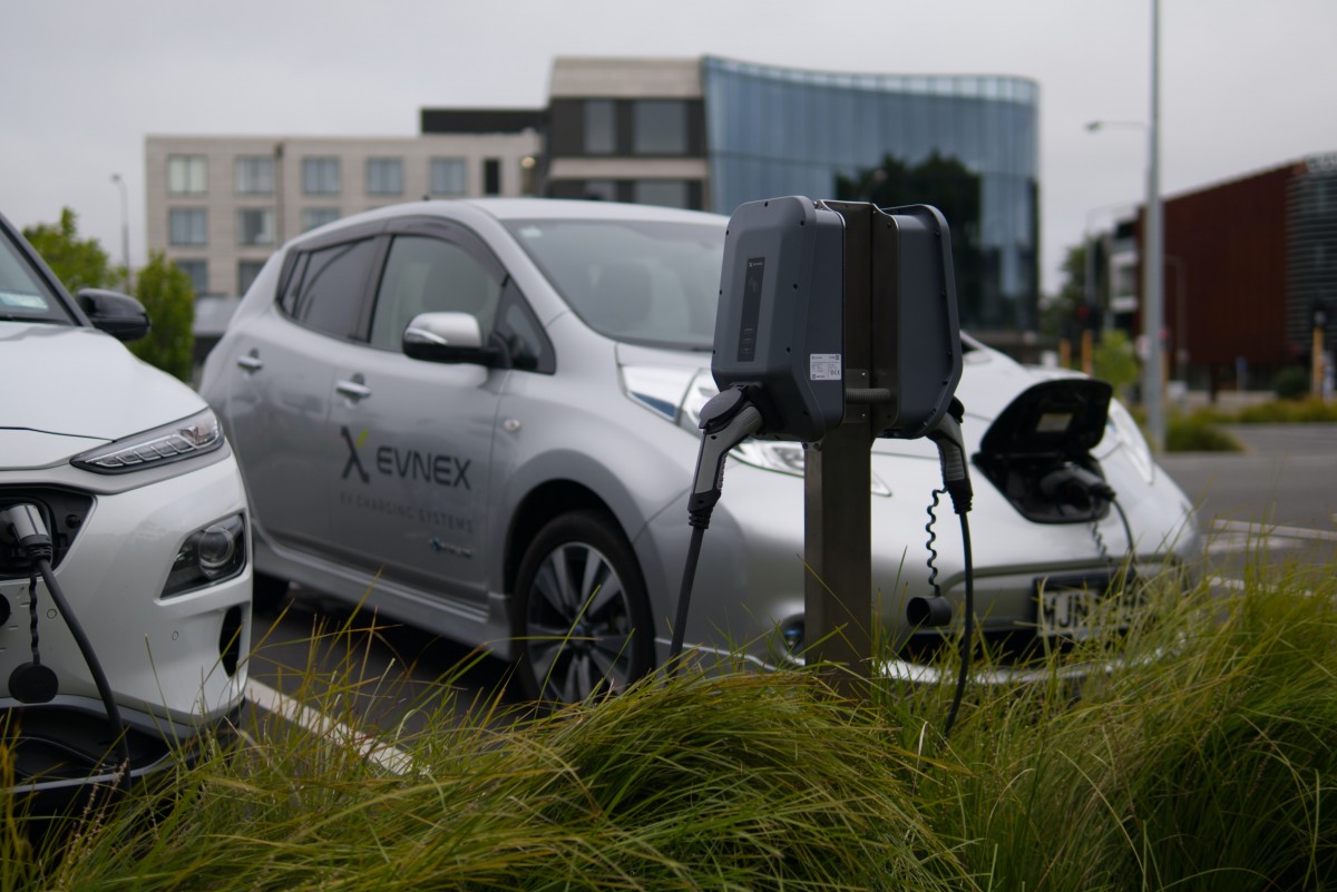 The UK government promises 300,000 EV chargers in the country by 2030