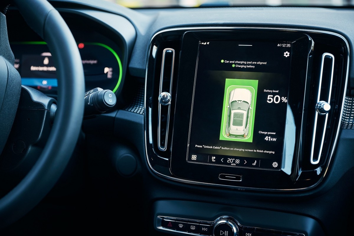 Volvo starts testing wireless charging for EVs