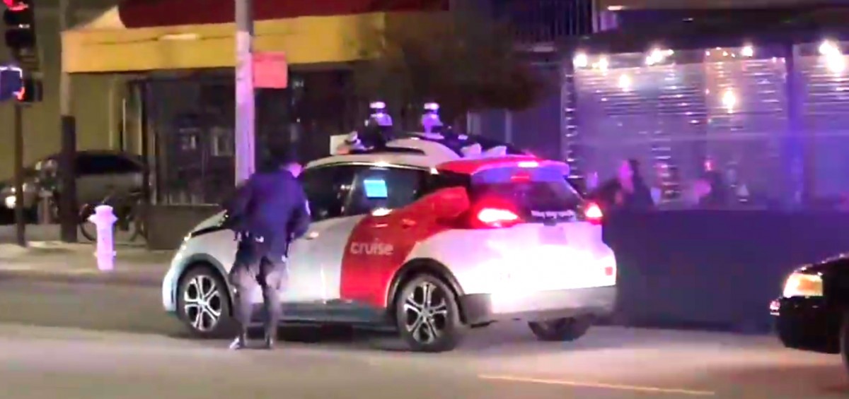 San Francisco PD pulls over driverless car - confusion ensues