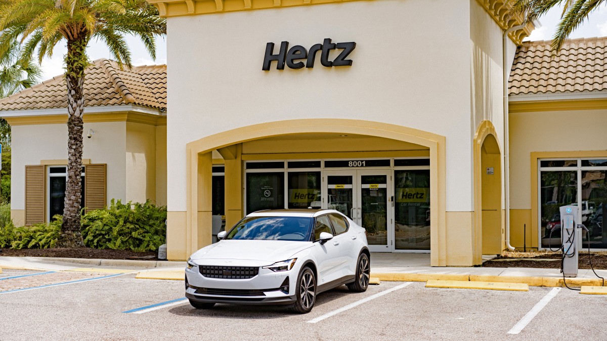 Hertz купит 65 000 электромобилей Polestar