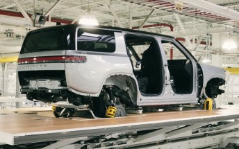 Rivian delays one of its R1T and R1S configurations, introduces new features