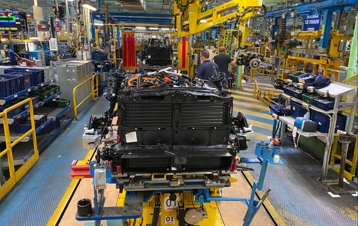 Ford is manufacturing hybrid engines and vehicles in Valencia