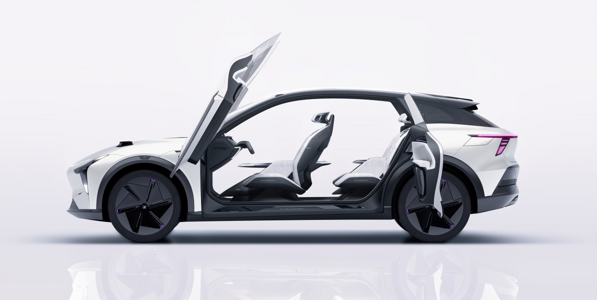 Baidu and Geely's joint venture Jidu unveils its first ''robot car'' concept