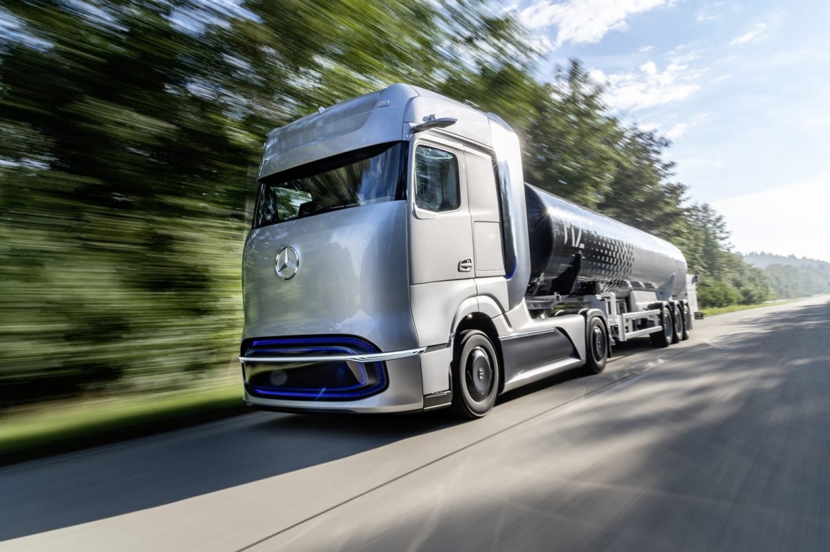 eActros is ready for public road testing