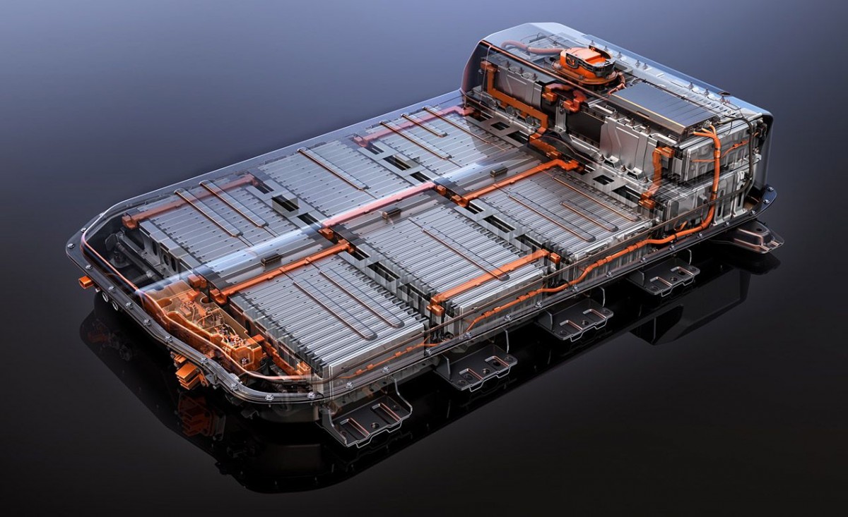 First solid-state battery prototypes are being tested by car manufacturers