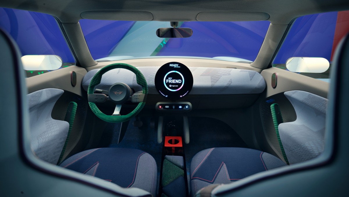 Mini Aceman interior with the new round screen