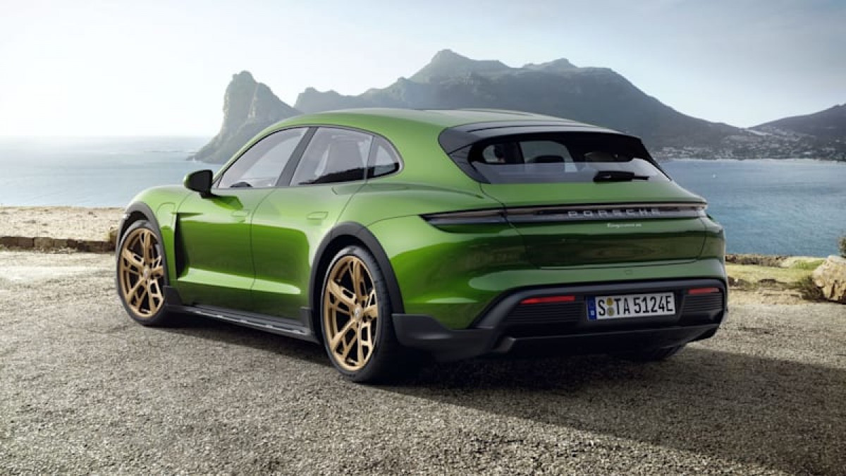 Porsche updates software and hardware for 2023 Taycan