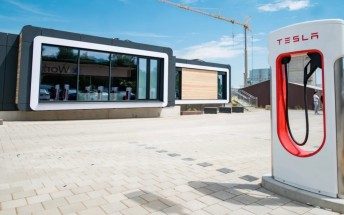 Tesla installs cube lounges at Supercharger stations in Germany