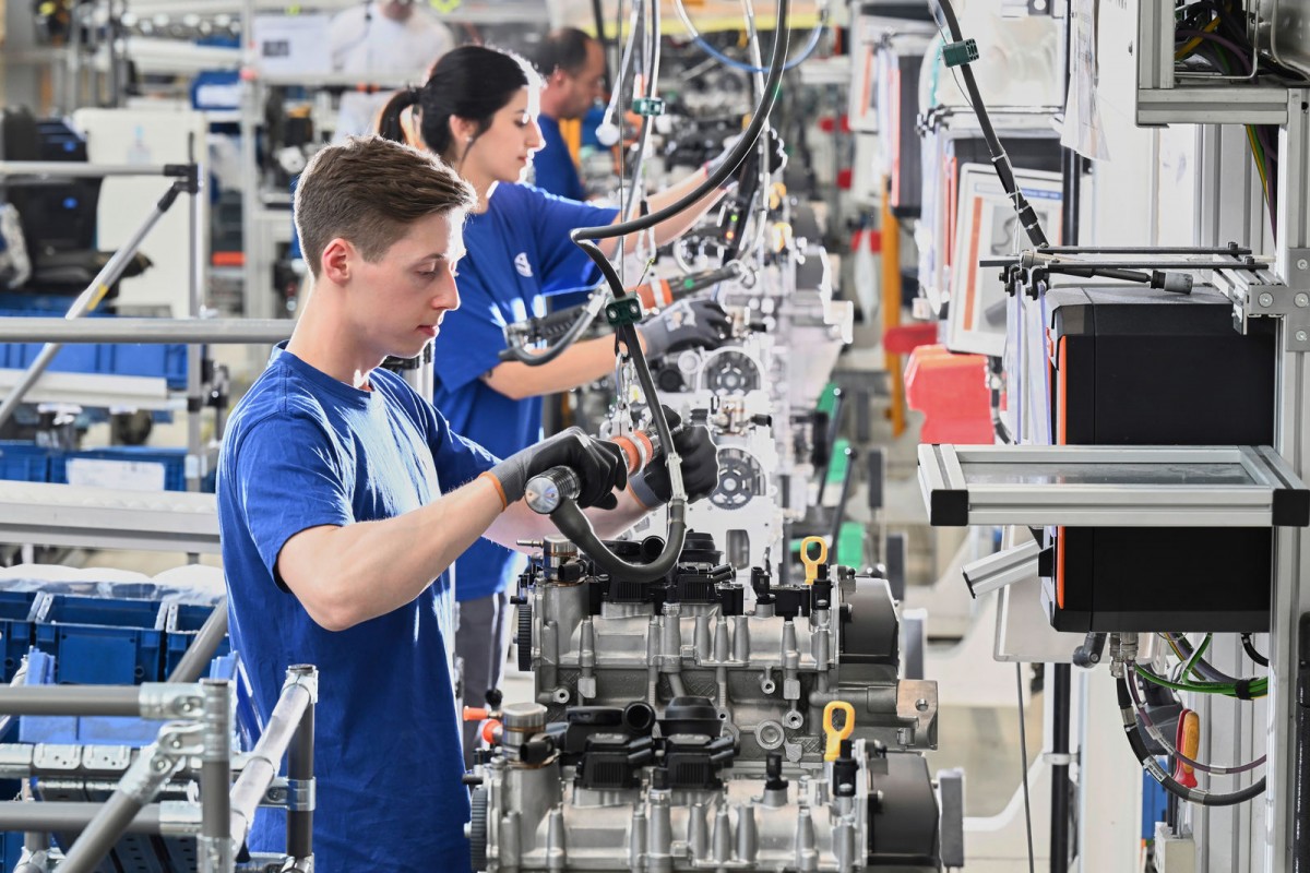 VW Salzgitter makes engines for the entire group - now it will make batteries for the whole world