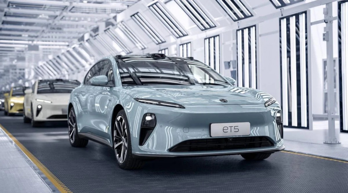 First pre-production Nio ET5 units are out, actual shipments happening within a month