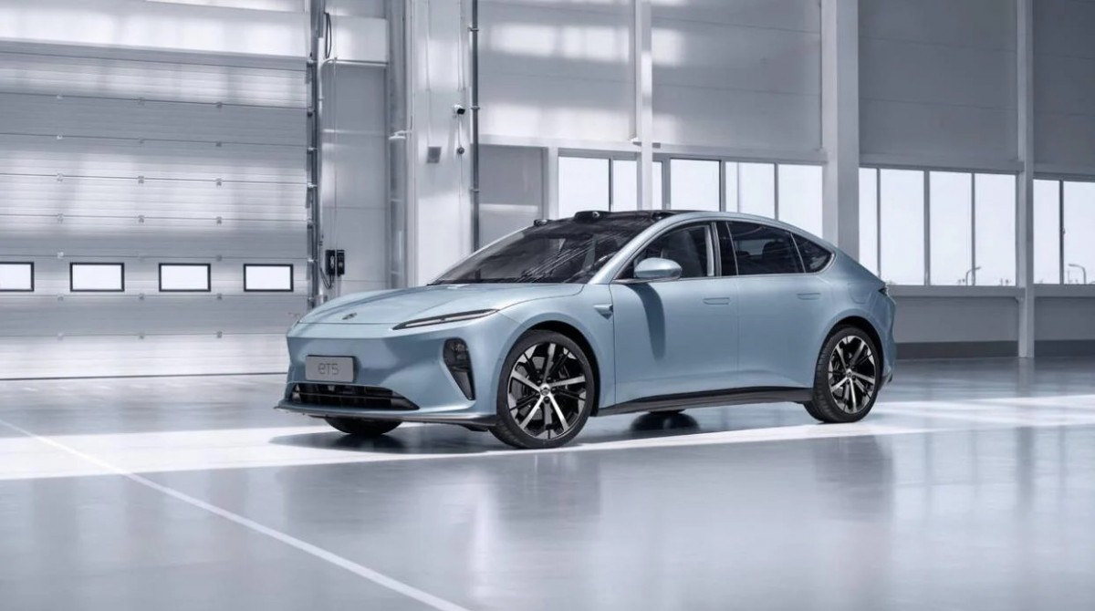 First pre-production Nio ET5 units are out, actual shipments happening within a month