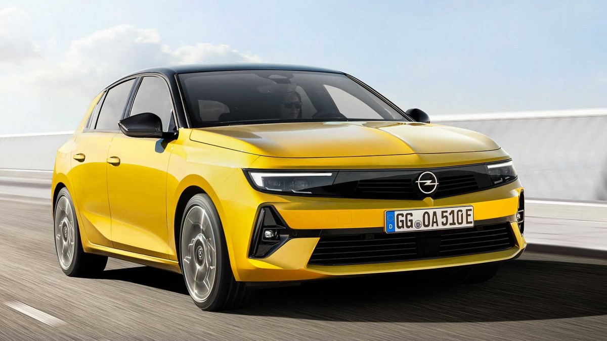 Opel / Vauxhall Astra hot hatch EV in the works