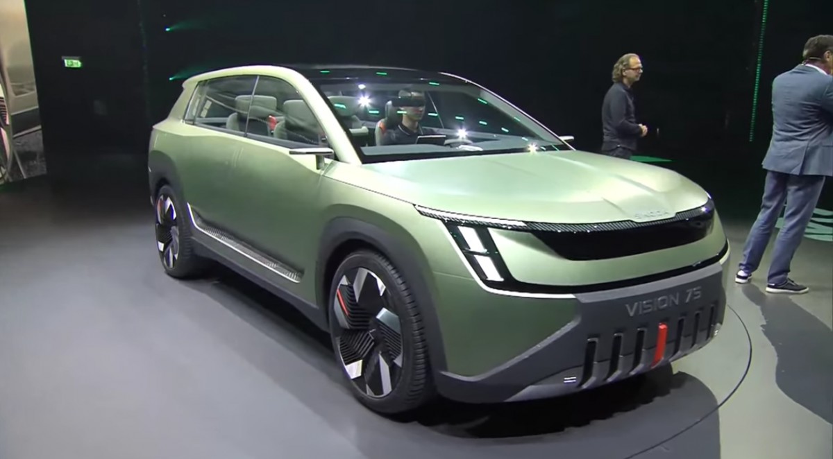 Skoda Vision 7S is a large family electric car
