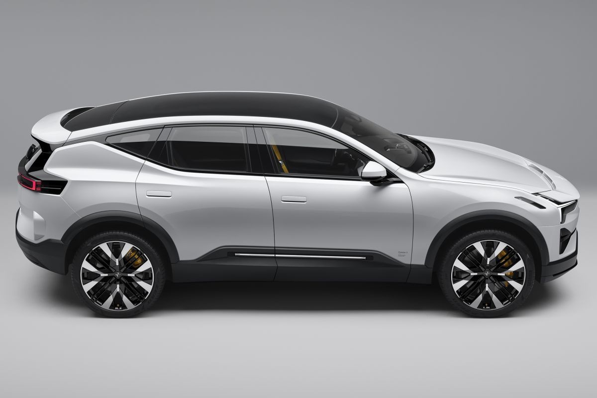 Electric SUV Polestar 3 with up to 510 HP will debut on October 12