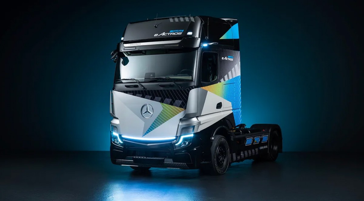 Mercedes benz actros deals electric