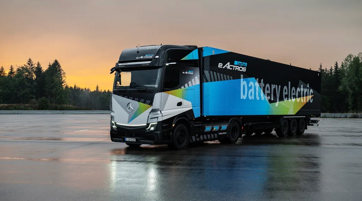 Mercedes-Benz eActros LongHaul - electric truck with 500 km range