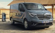 New all-electric Renault Trafic debuts with 240km  range