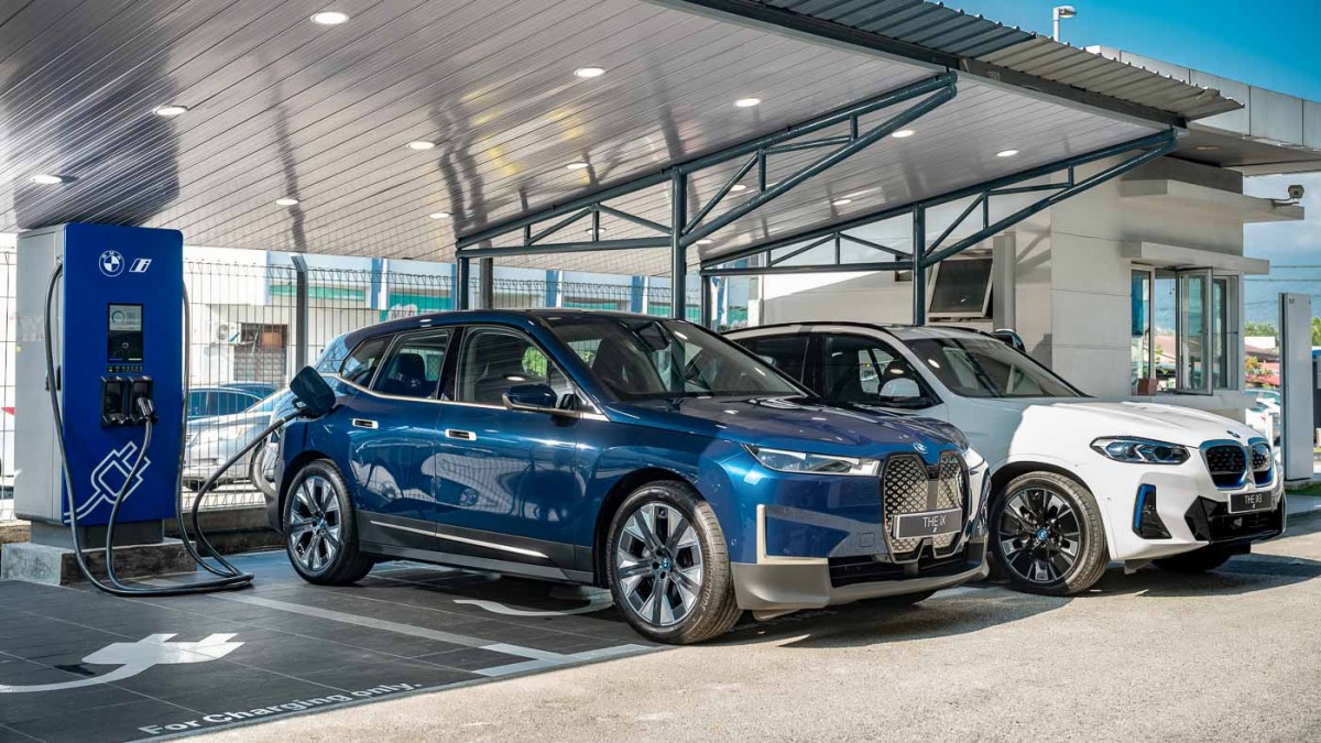 Soon electric BMWs will charge without the need for a card or phone