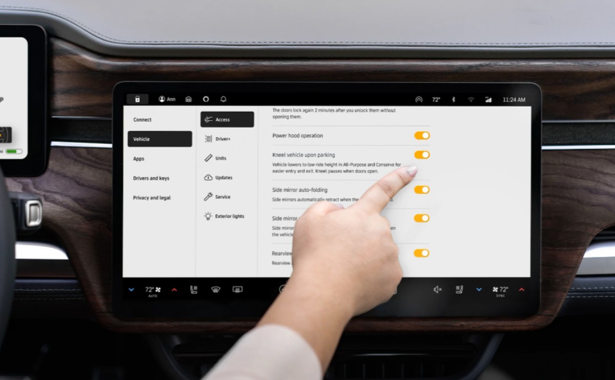 Rivian adds Kneel Mode to R1T and R1S via OTA software update