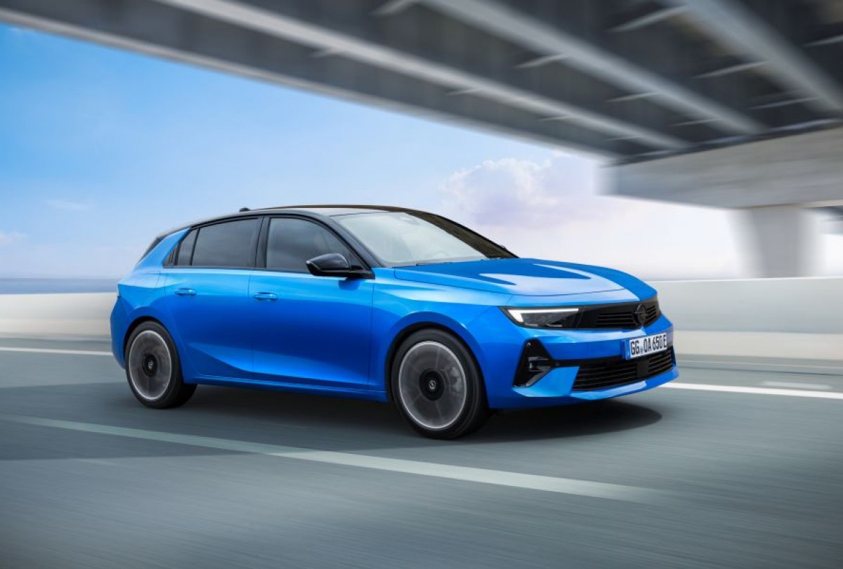 Opel and Vauxhall Astra both hatchback and Sports Tourer go electric