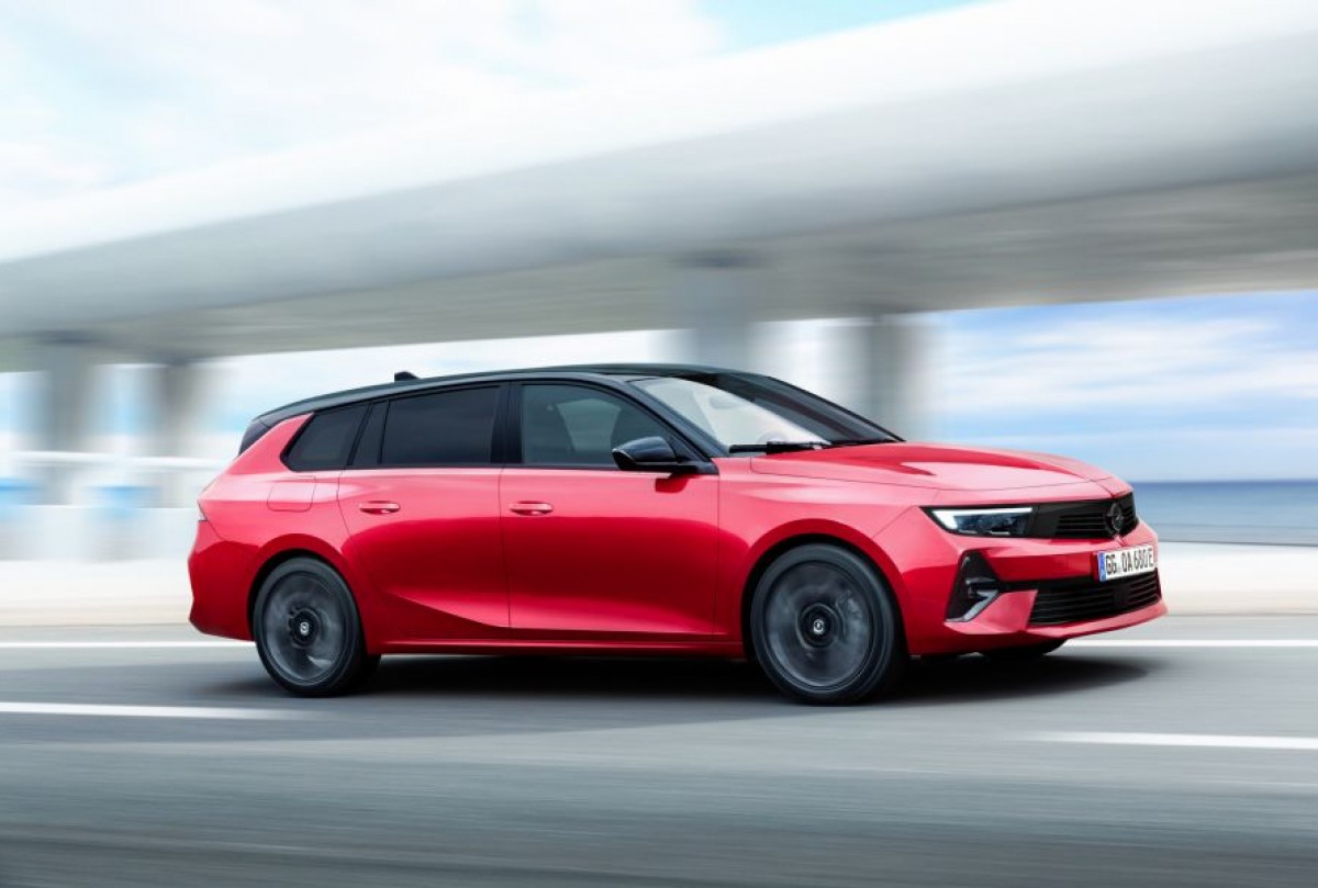 Opel and Vauxhall Astra both hatchback and Sports Tourer go electric