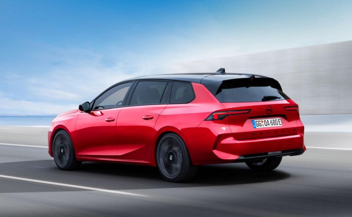 Opel and Vauxhall Astra both hatchback and Sports Tourer go electric