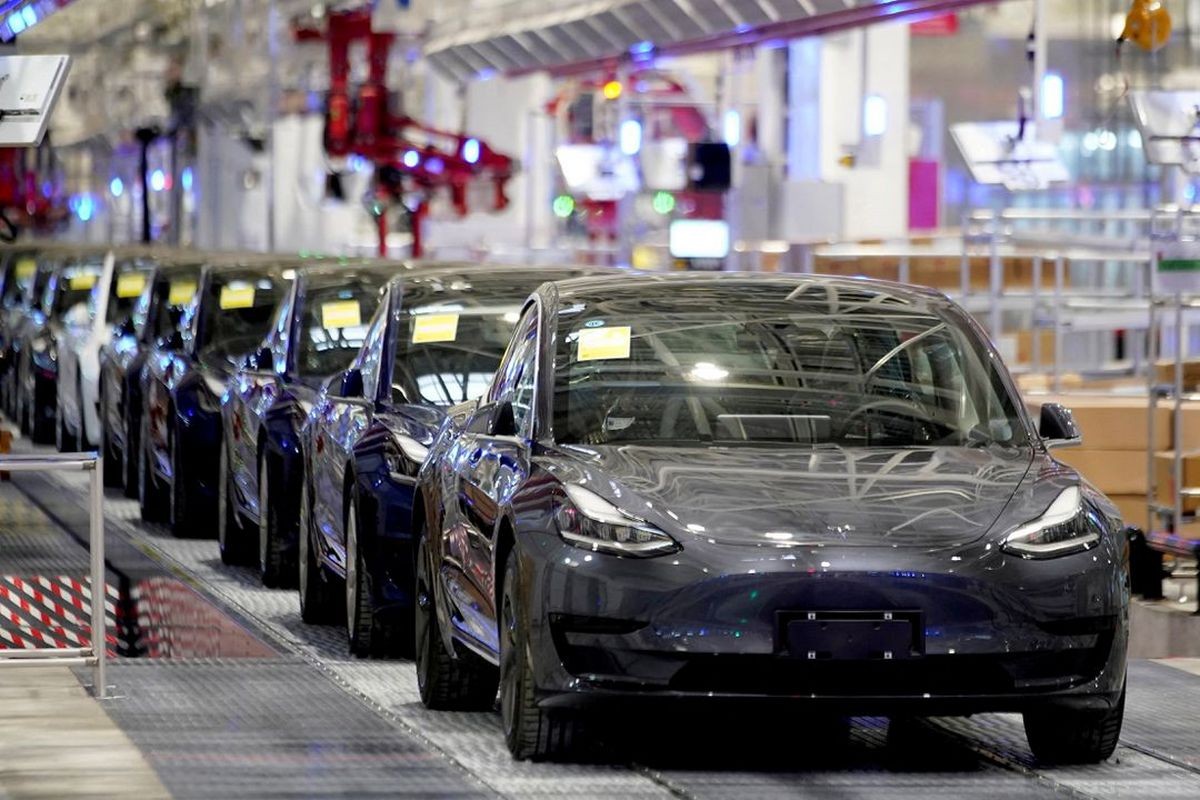Tesla хочет импортировать электромобили китайского производства в США