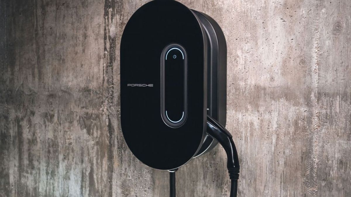 The 19.2 kW Wall Charger Connect