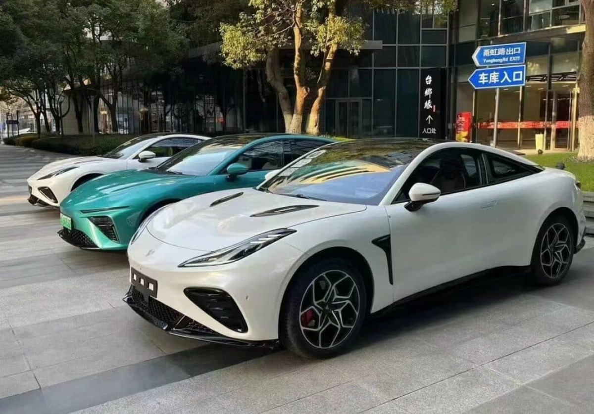 Electric coupe Neta E spotted in China ahead of its debut