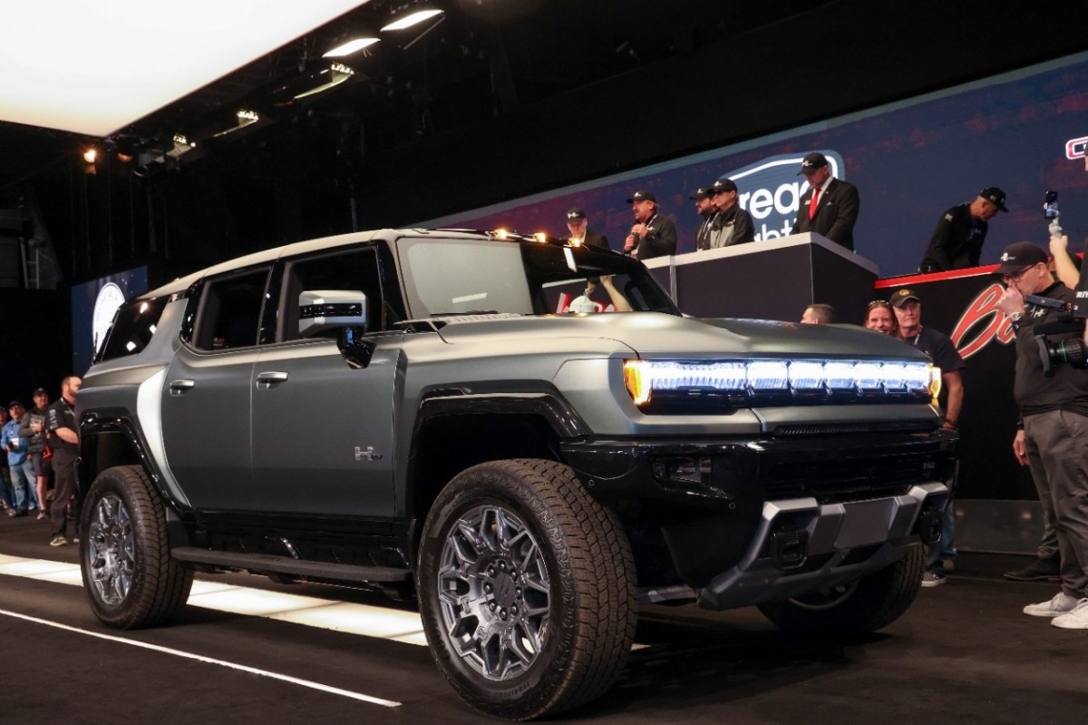 GMC's Hummer EV SUV enters mass production, deliveries start this quarter