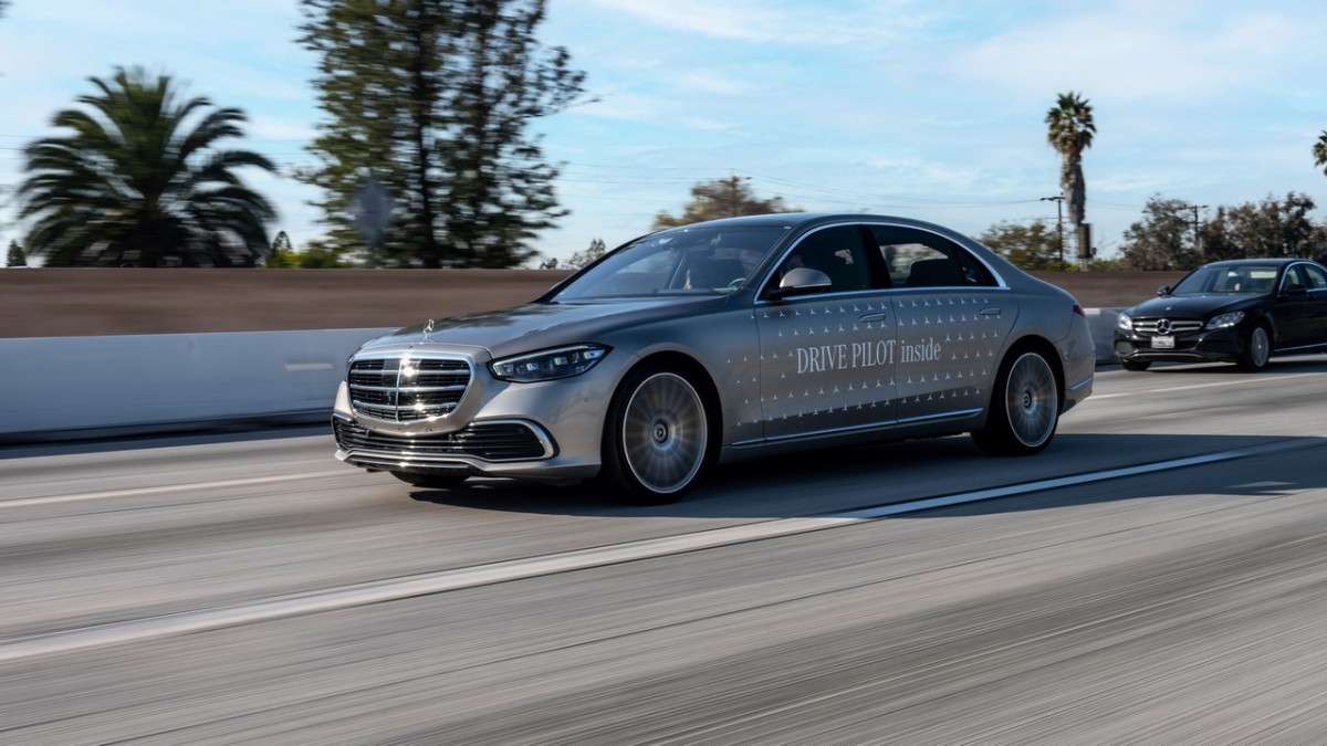 Mercedes-Benz is first to get approval for Level 3 autonomous driving in US