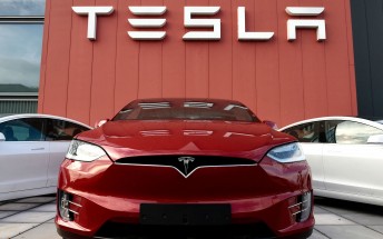 Tesla closes 2022 with record revenue but falling profit margins