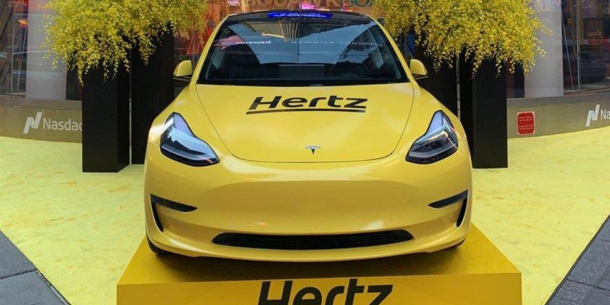 Hertz will add 50,000 Tesla Model 3 electric cars to the Uber car