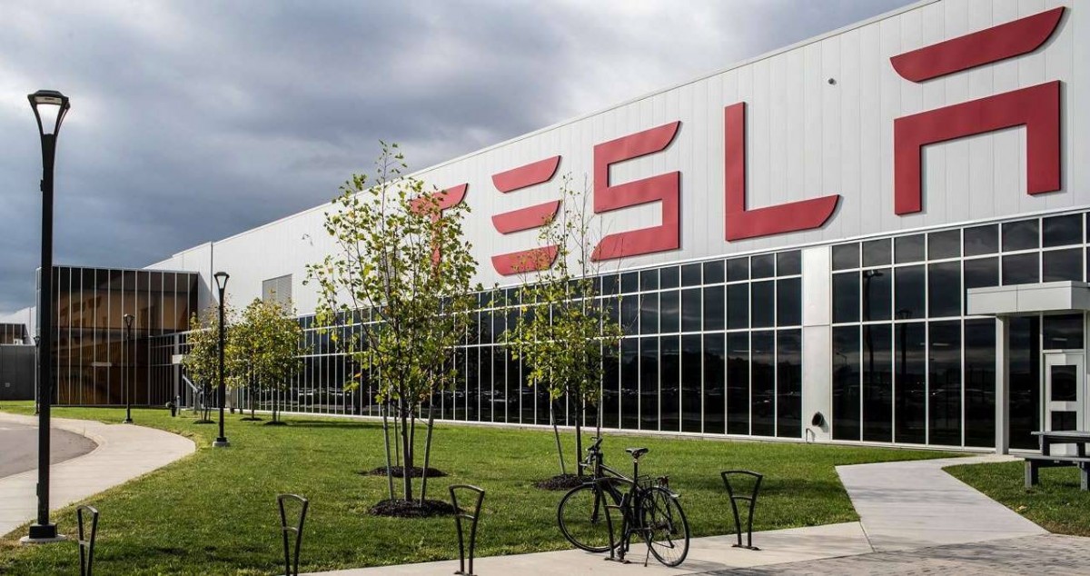  Workers from Tesla's New York Gigafactory attempt to unionize