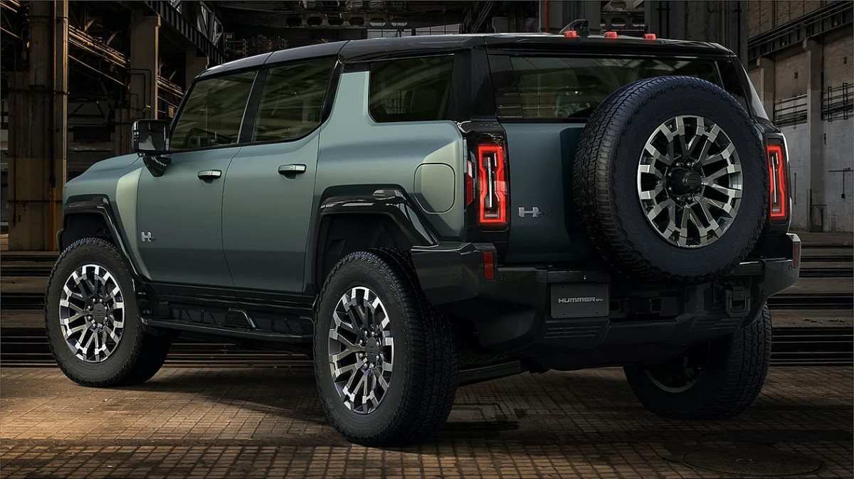 Bi-directional charging comes to 2024 GMC Hummer EV