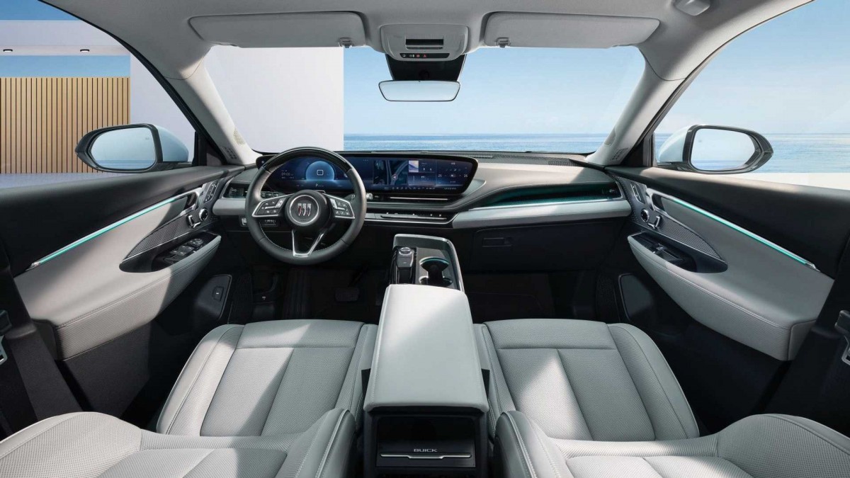 Buick shows the interior of Electra E5 for the first time