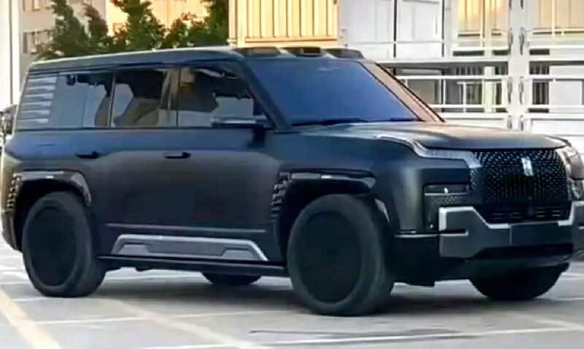 BYD YangWang U8 SUV spotted in China without camo