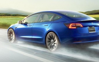 Tesla is clearing up stock of Model 3, signals nearing facelift launch
