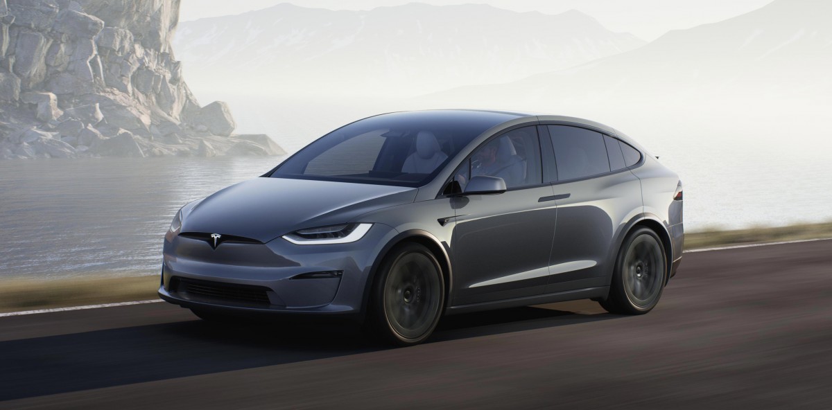 Tesla Model X investigated in the US over seat belt failures
