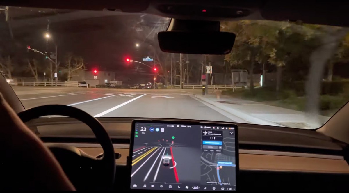 Elon Musk promises full autonomous driving tech this year - again