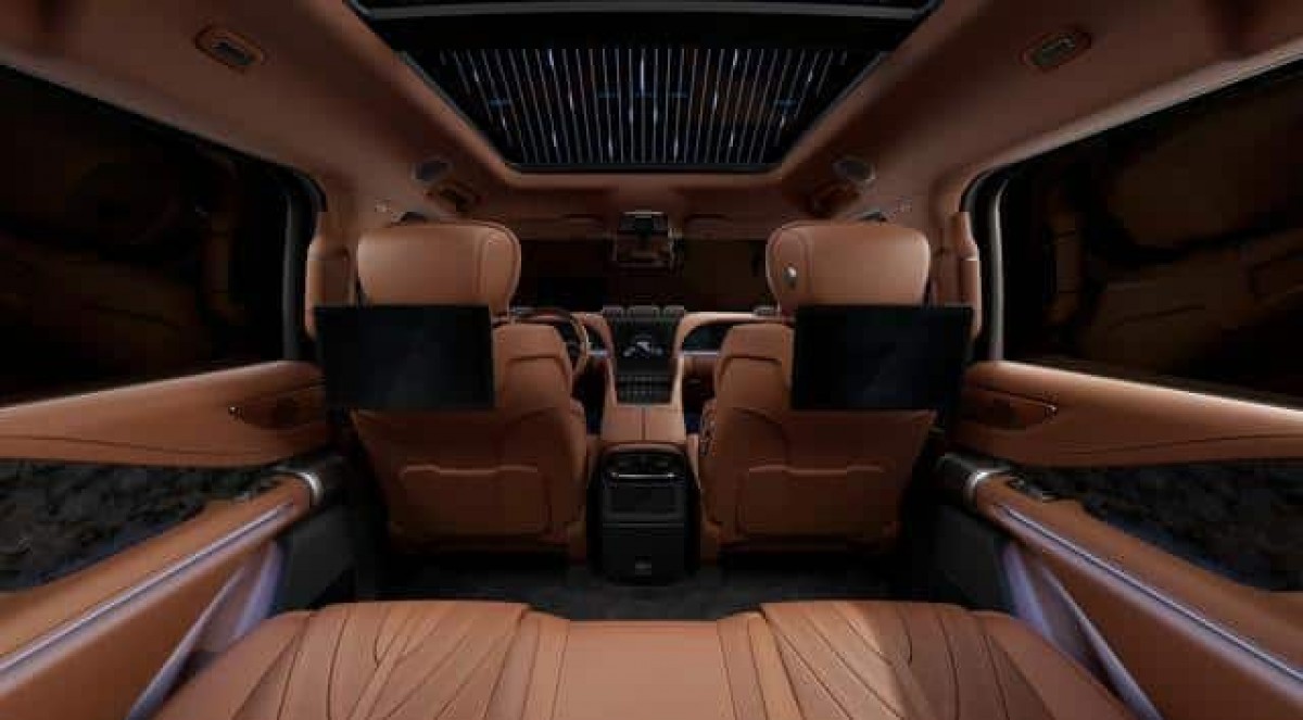 Surprisingly luxurious interior of YangWang U8 unveiled, preorders start April 18