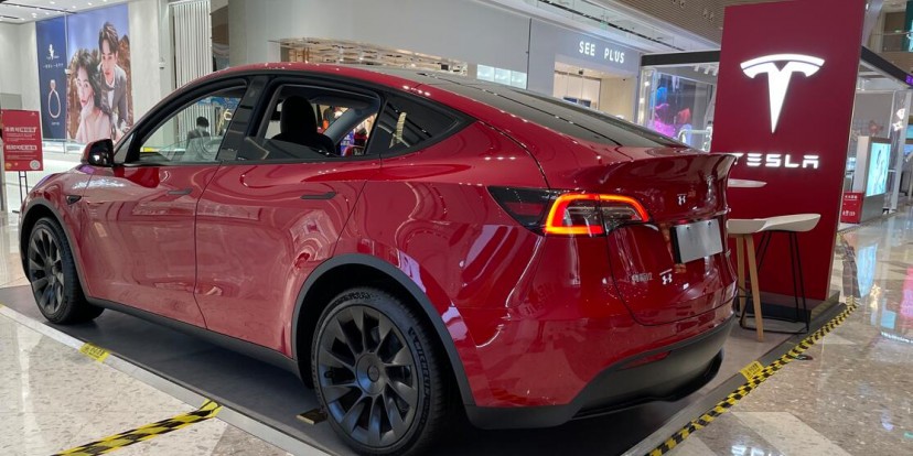 tesla-cuts-prices-again-model-s-now-5-000-cheaper-arenaev