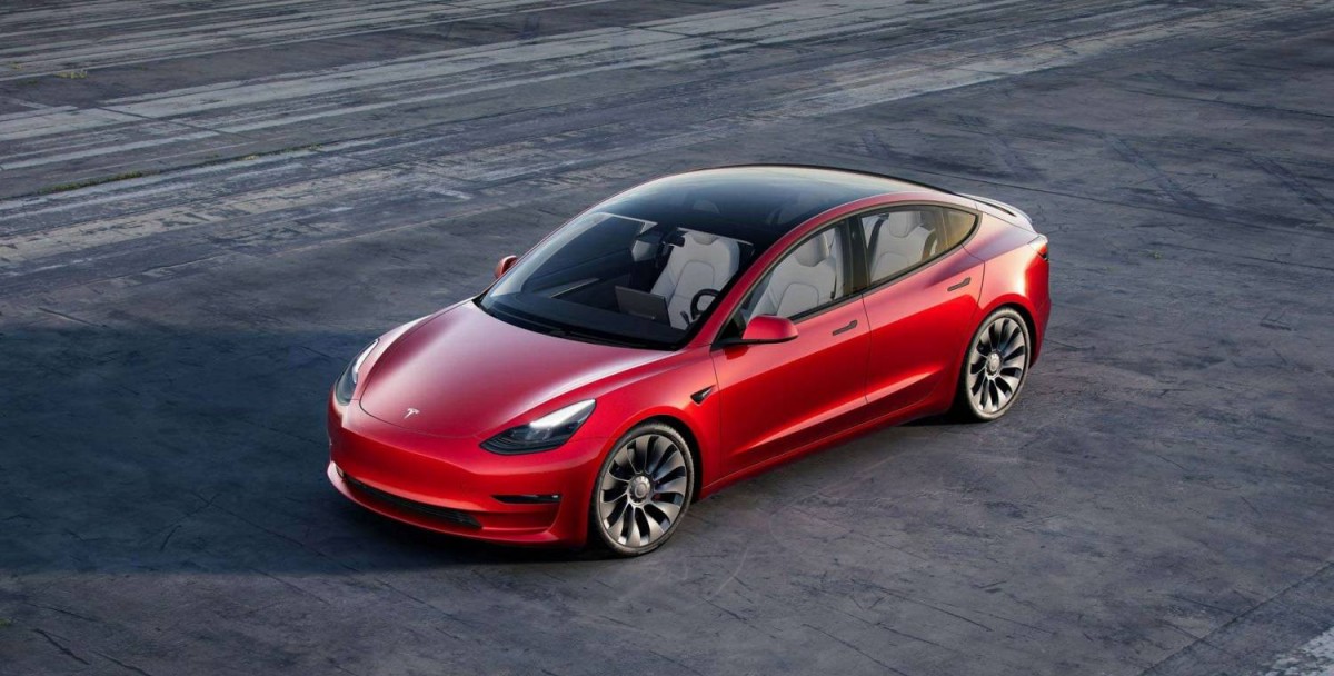 Tesla brings RWD Model 3 with a long-range battery for UK business fleets 