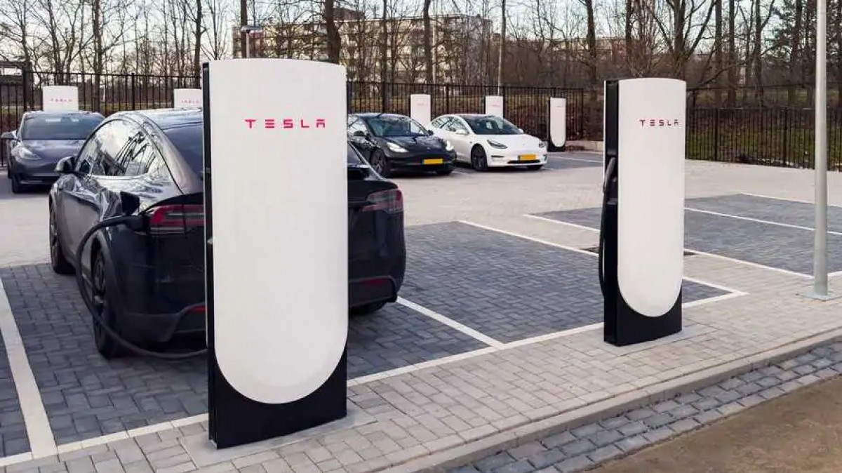 Tesla's V4 Superchargers can now support 500 kW charging rate