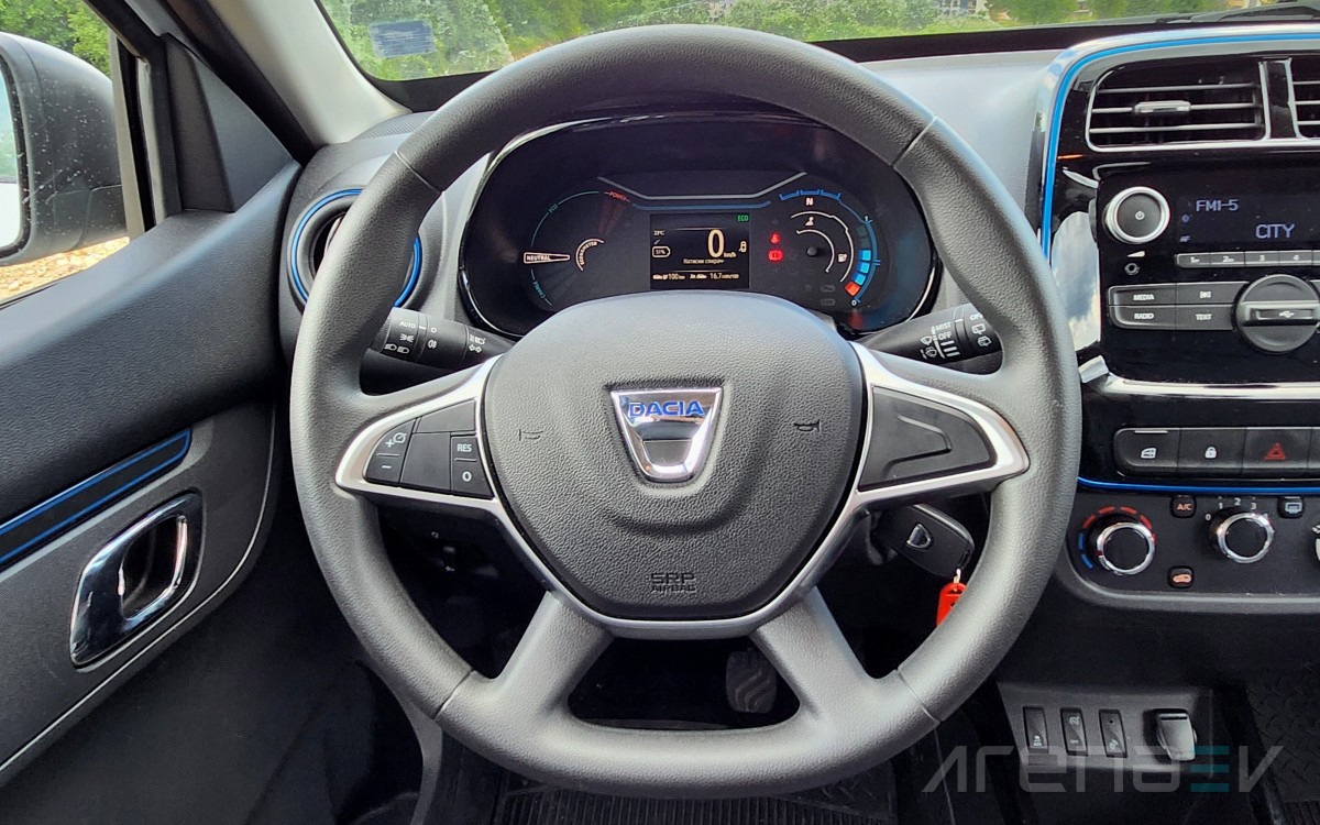 NEW DACIA SANDERO Stepway 2023 - DRIVING in the city (interior